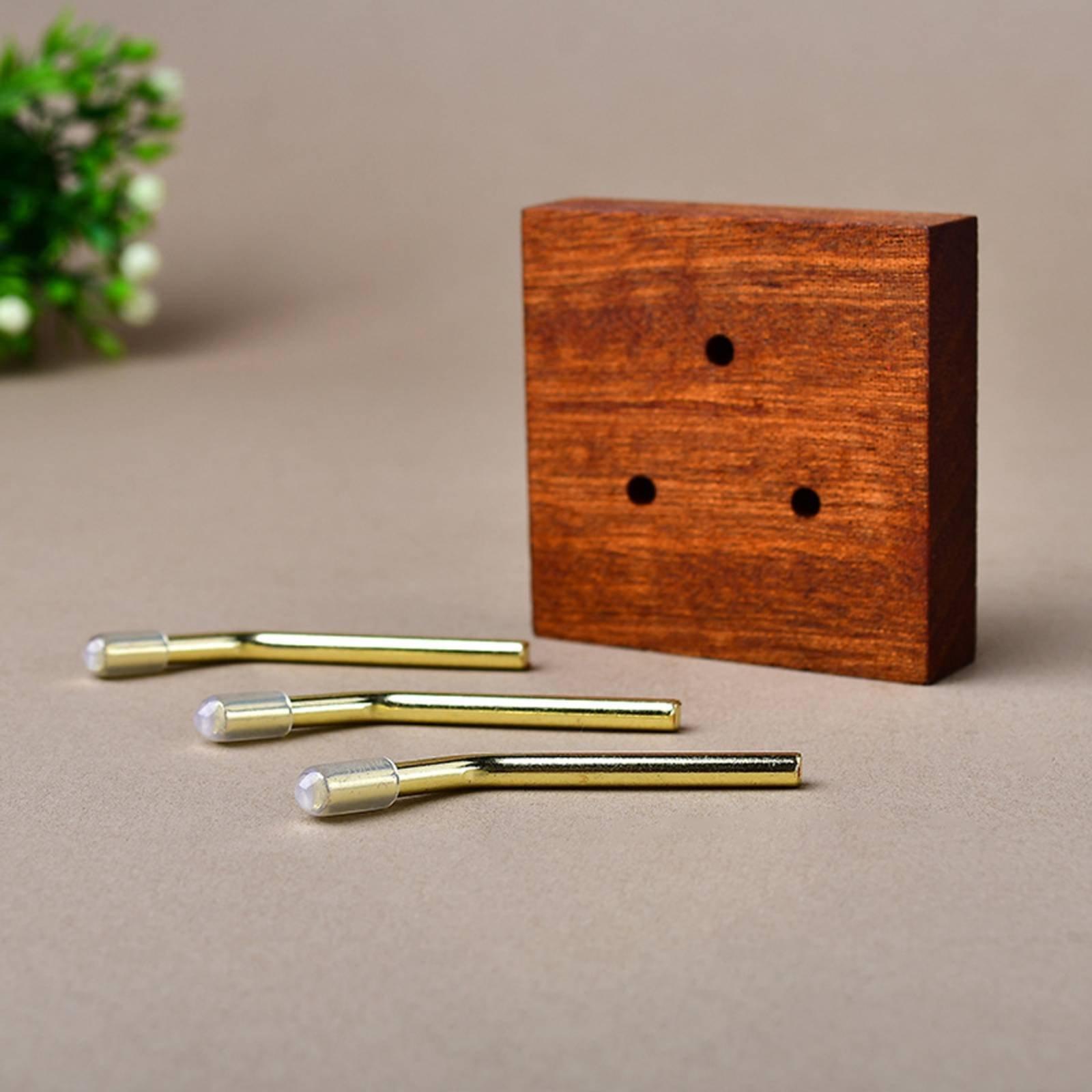 Display Stand Wood - حامل خشبي صلب بقاعدة كريستالية، رف
